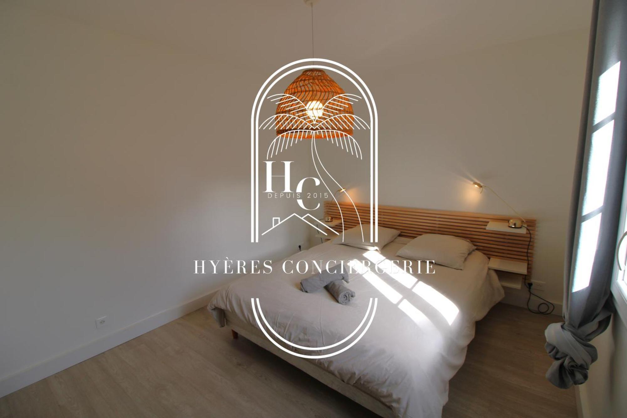 Duplex au coeur du Port d'Hyères- Plages/Parking Esterno foto