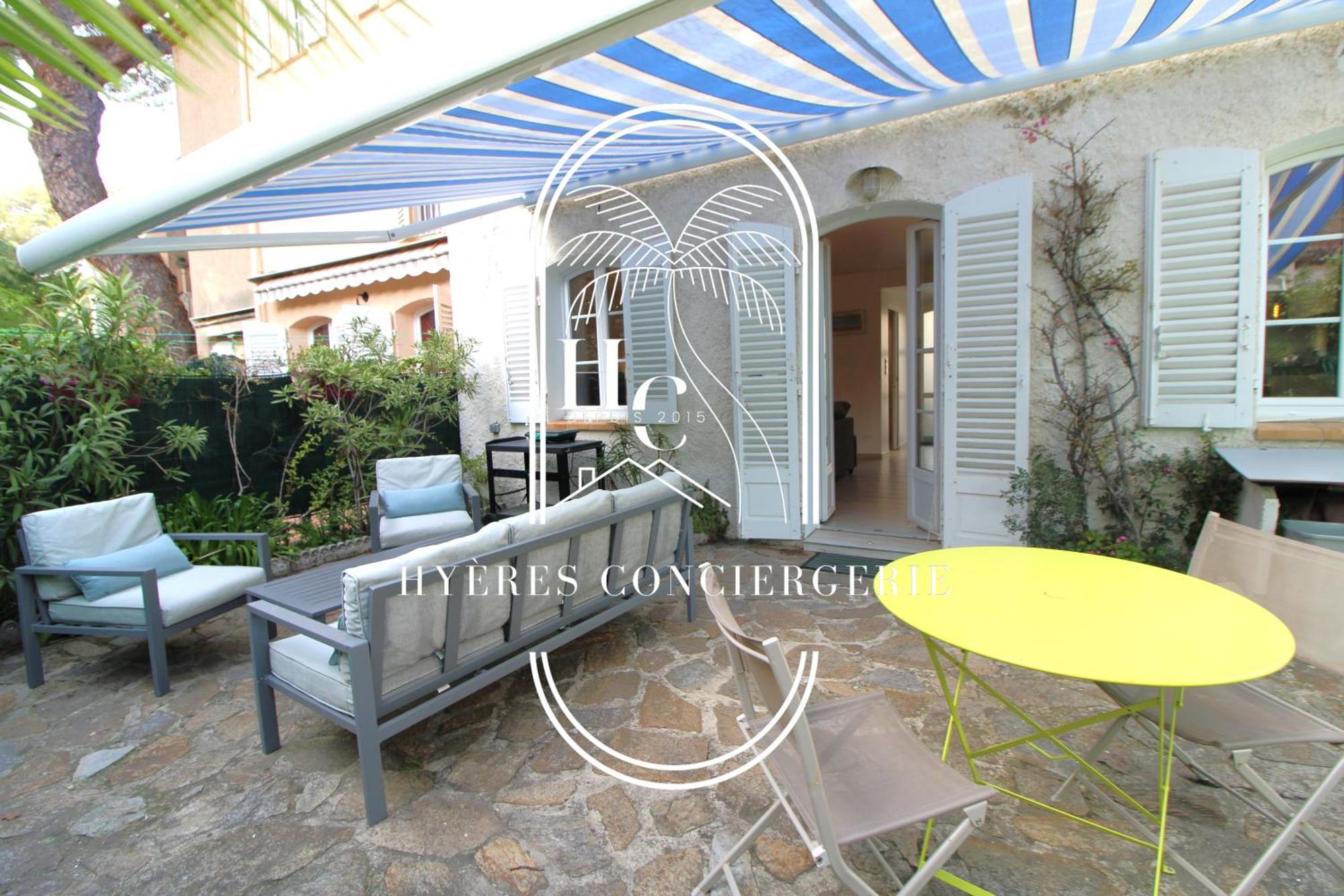 Duplex au coeur du Port d'Hyères- Plages/Parking Esterno foto